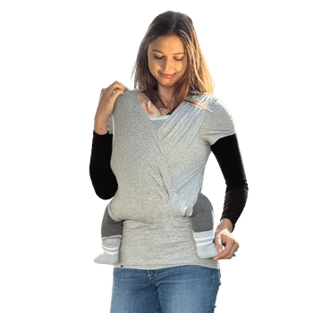 camiseta para porteo ergonomico quokkababy en uso con bebe de 6 meses
